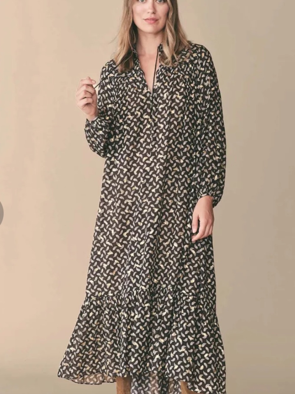 Doen Ivana Long-Sleeve Tie-Waist Black Dress with Cream Leaf Print